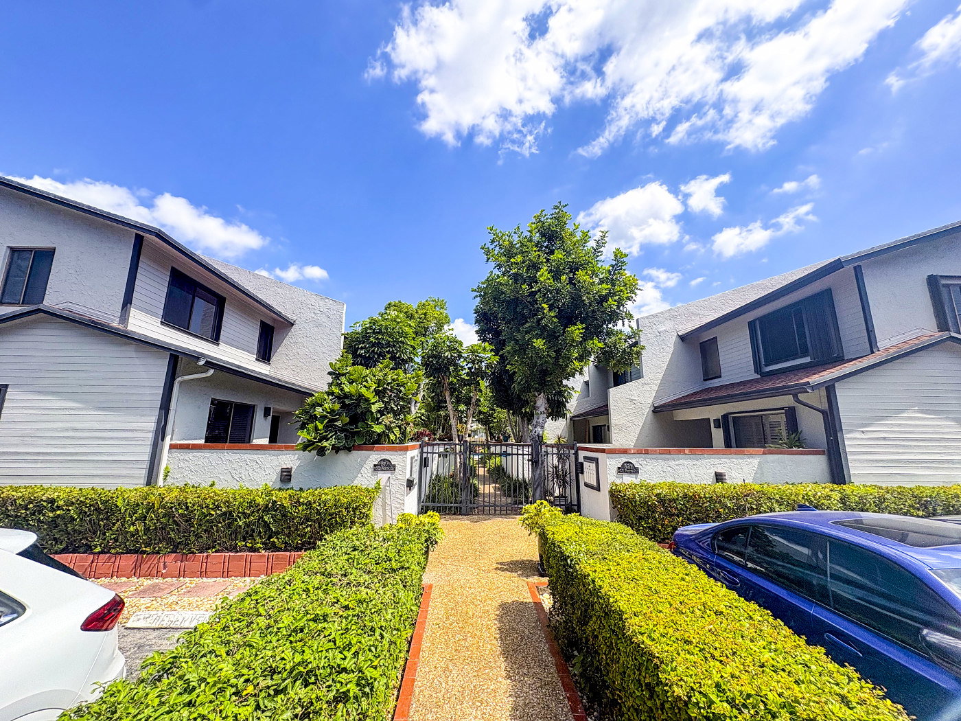 12 Court Townhouses